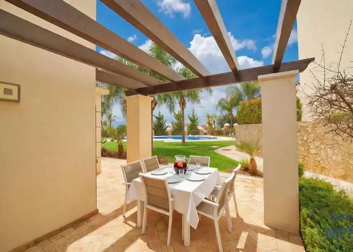 Cascata By Mtphomes 度假居 *